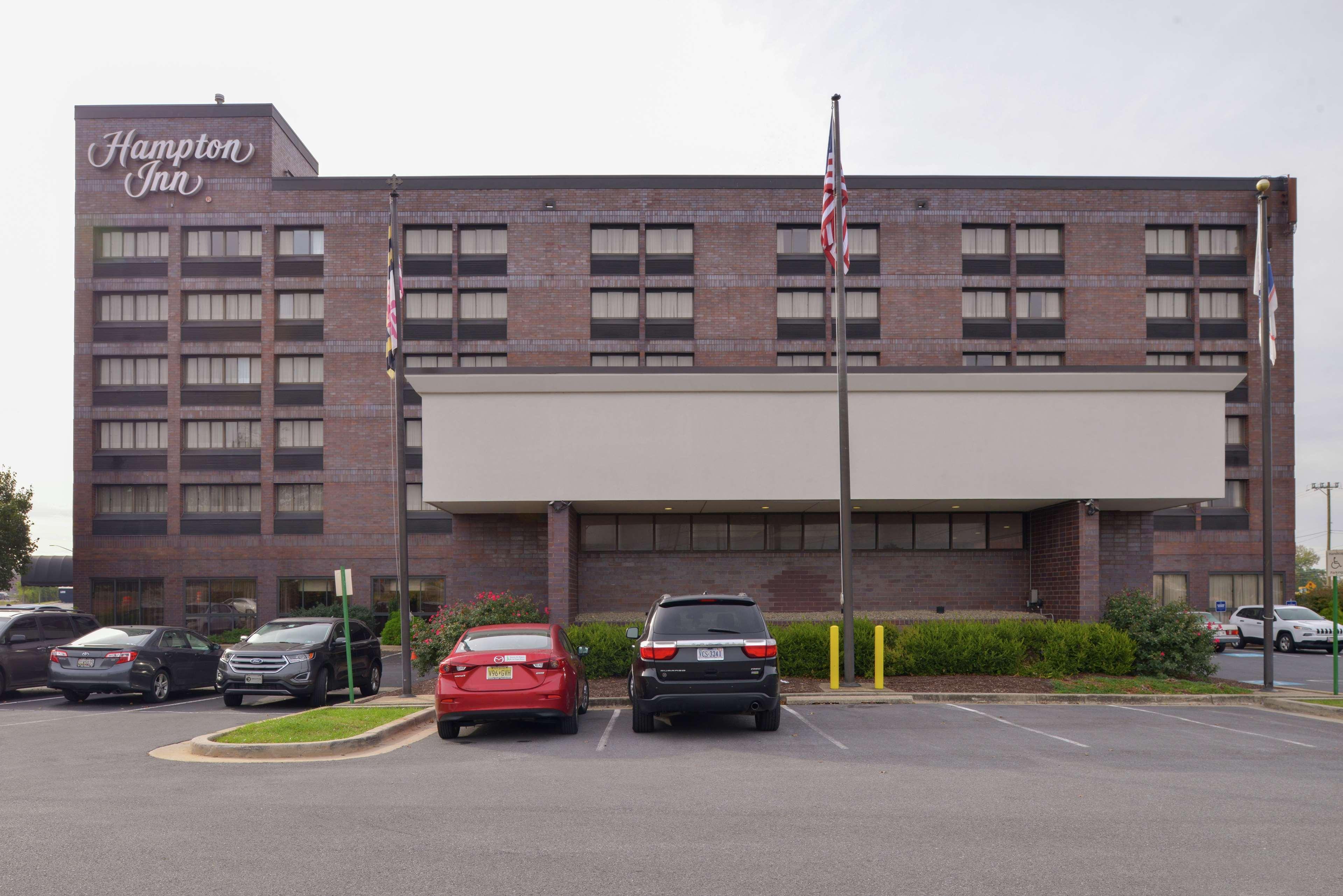 Hampton Inn Frederick Exterior photo