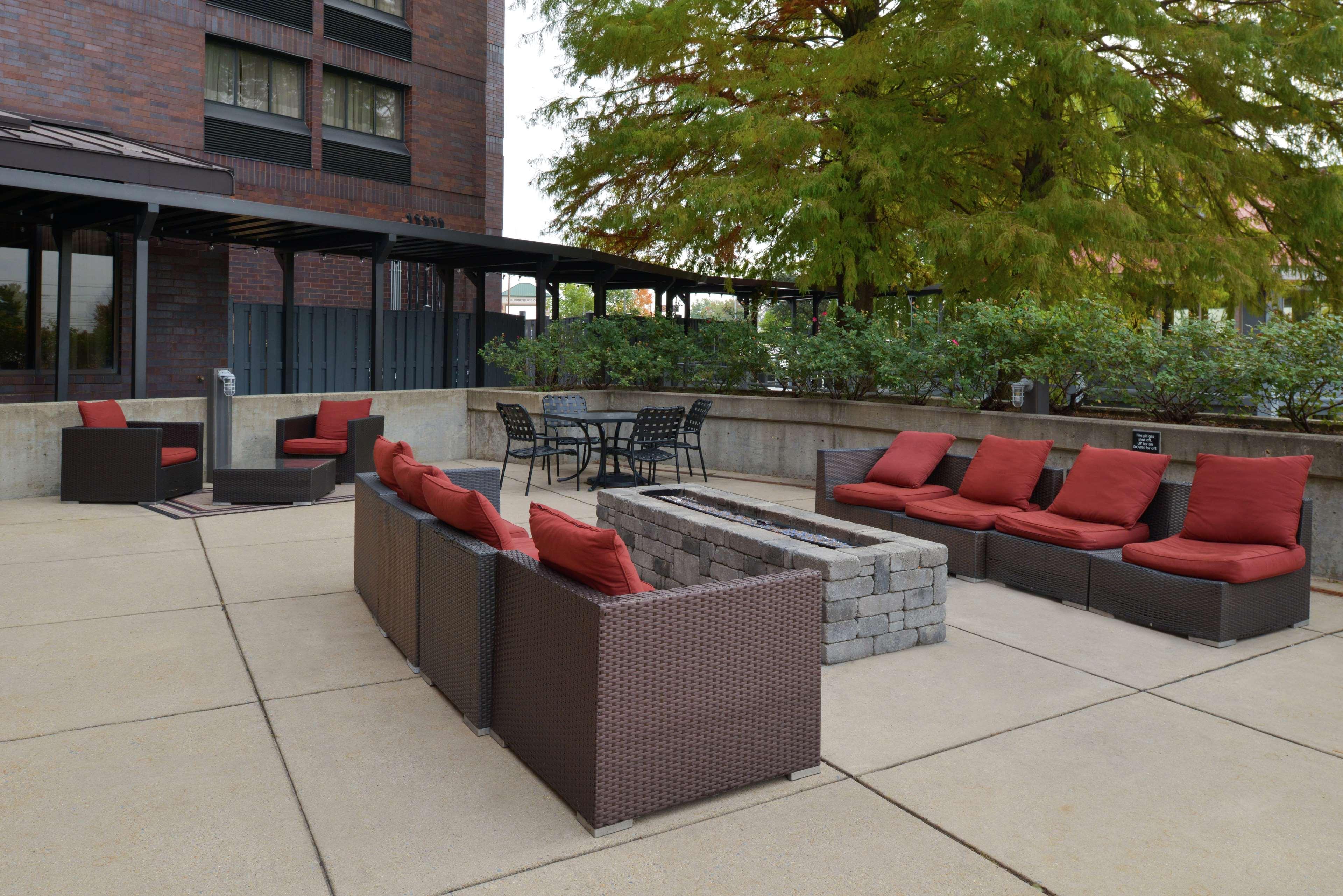 Hampton Inn Frederick Exterior photo